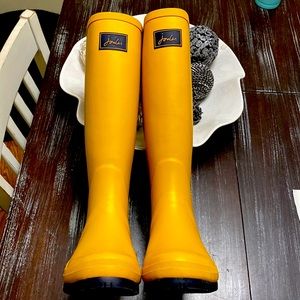 Joules Field Rain Boots with Adjustable back gusset worn 1 time.Yellow,16” tall.